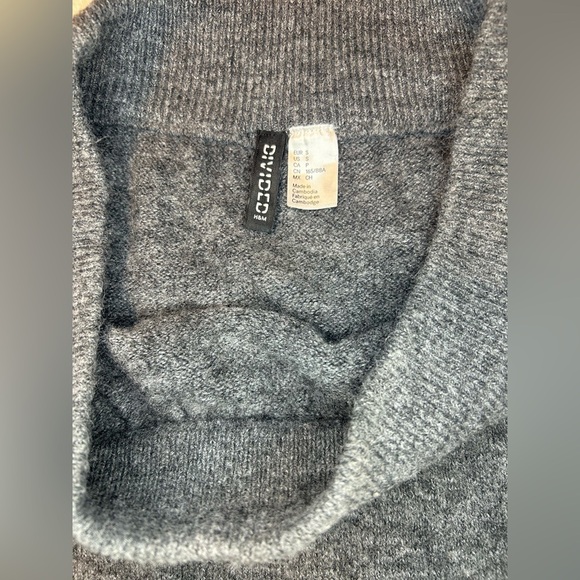 H&M Gray Off Shoulder Fold Over Neck Sweater Wool Alpaca Blend Size S - Picture 6 of 8